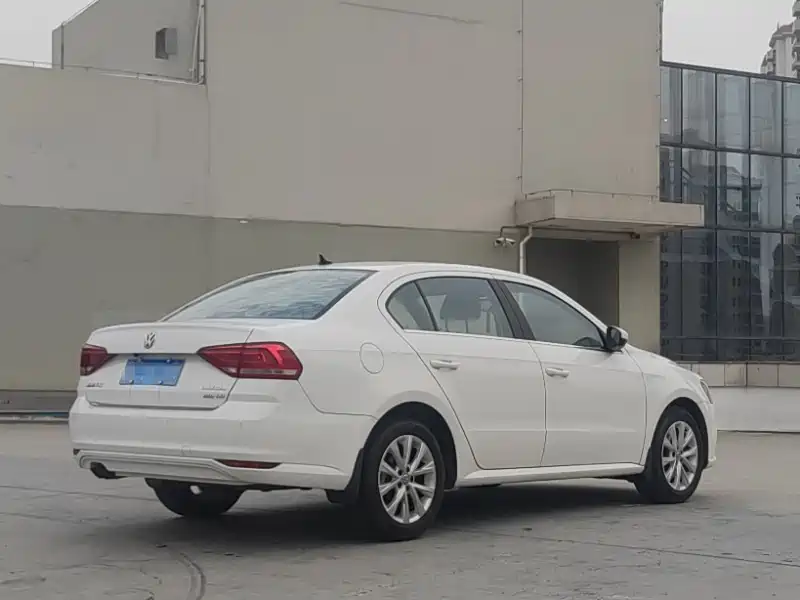 Lavida 230 TSI DSG Comfort