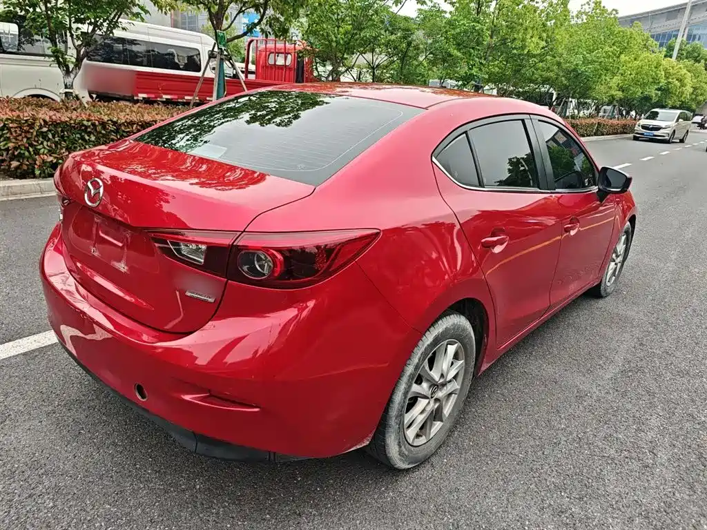 Mazda 3 Axela Sedan 1.5 L Auto Luxury CN-V