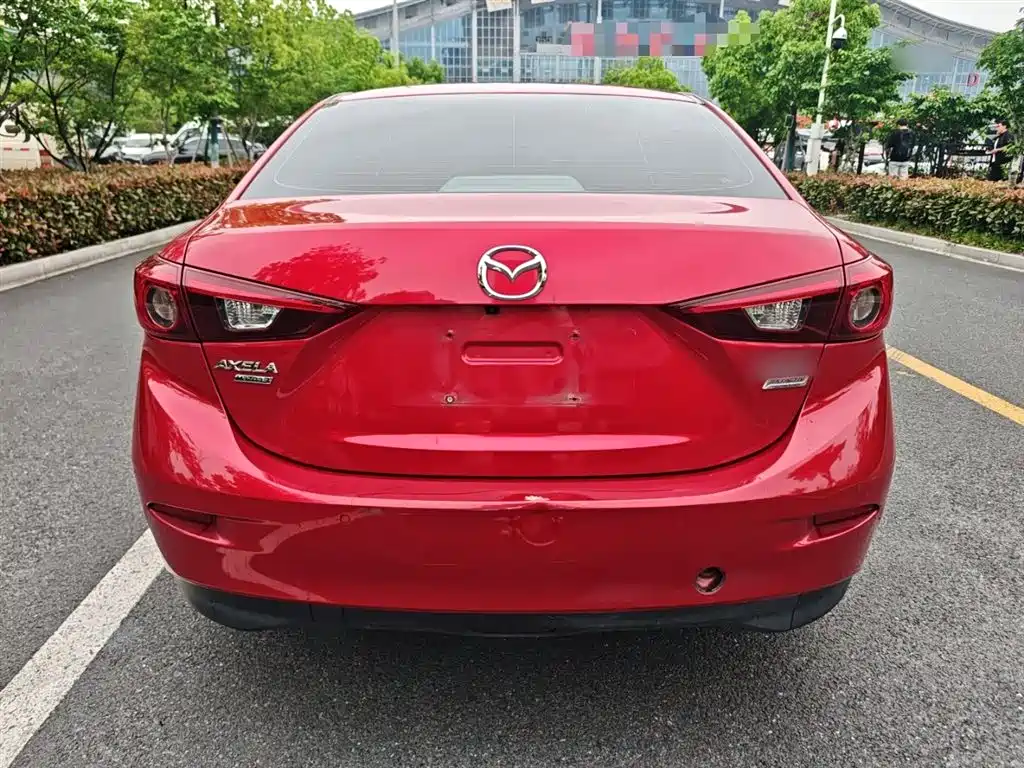 Mazda 3 Axela Sedan 1.5 L Auto Luxury CN-V