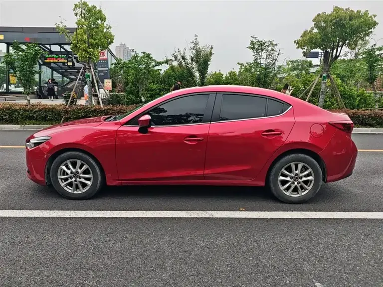 Mazda 3 Axela Sedan 1.5 L Auto Luxury CN-V
