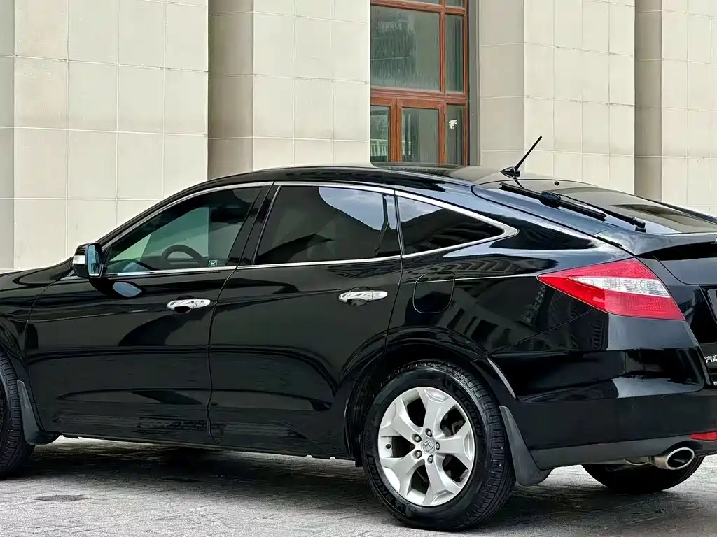Crosstour 3.5 L Flagship