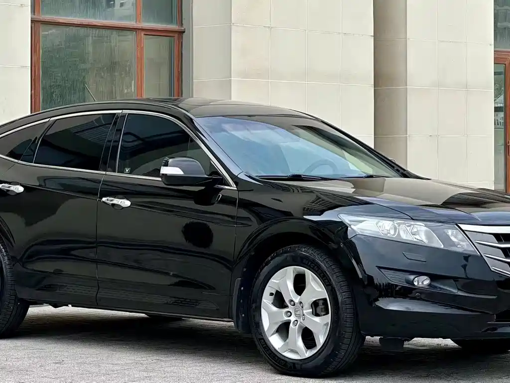 Crosstour 3.5 L Flagship