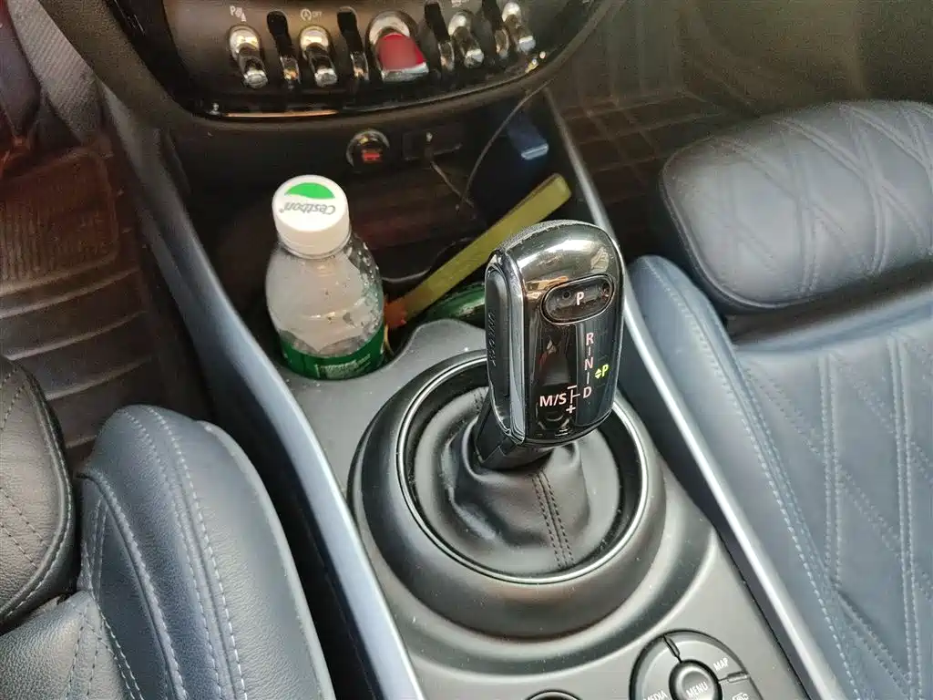 MINI CLUBMAN 1.5 T COOPER Connoisseur
