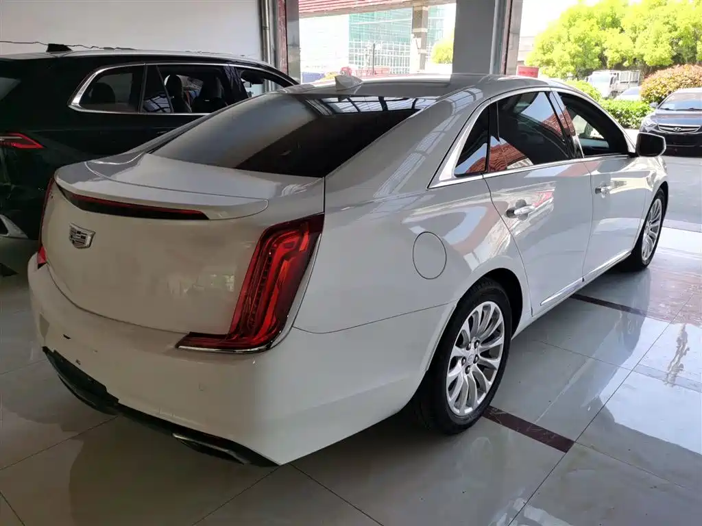 Cadillac XTS 28 T Tech