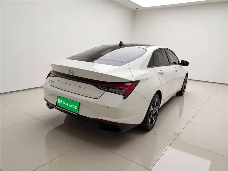 Hyundai Elantra 1.5 L CVT LUX Distinguished
