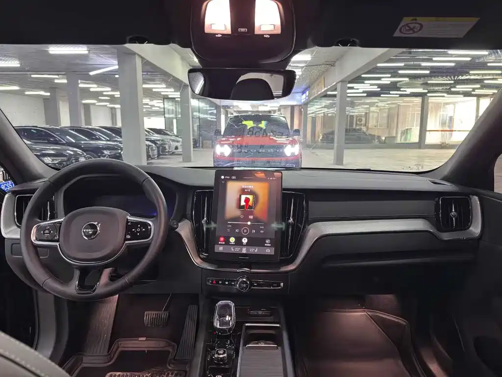 Volvo XC60 B5 4 WD Smart Vision Polar Black