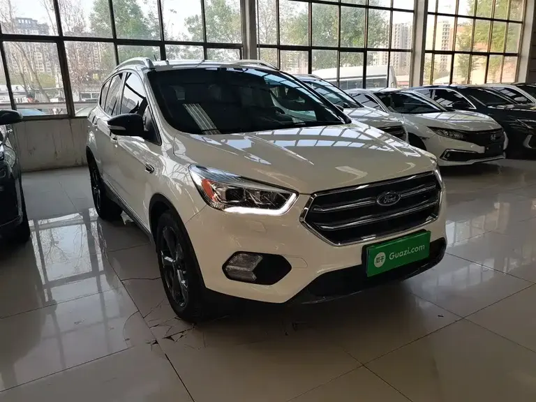 Ford Kuga EcoBoost 180 2 WD Grand Wing CN-VI