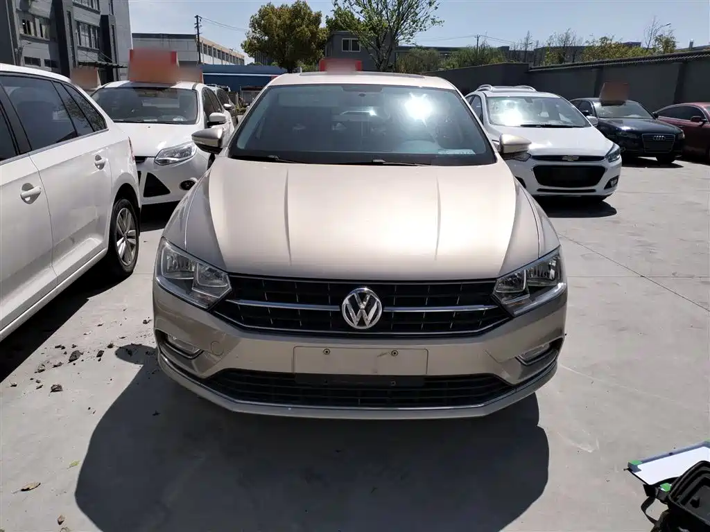 Bora 1.6 L Manual Comfort
