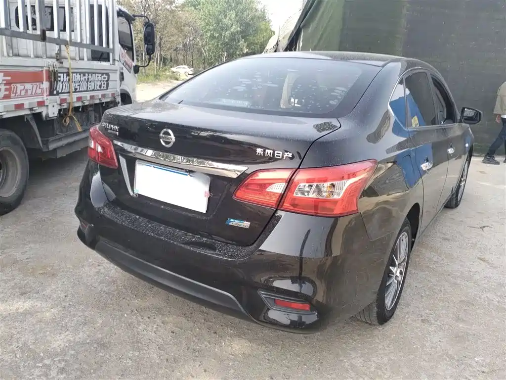 Sylphy Classic 1.6 XE CVT Comfort