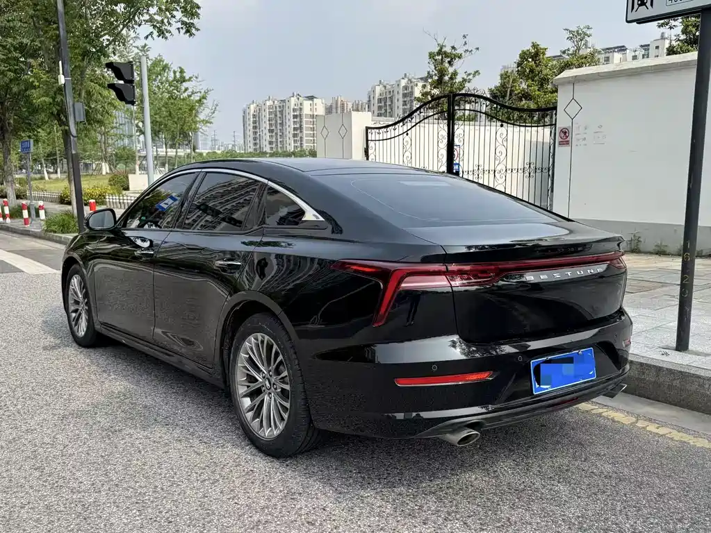 Besturn B70 1.5 T Auto Pleasure