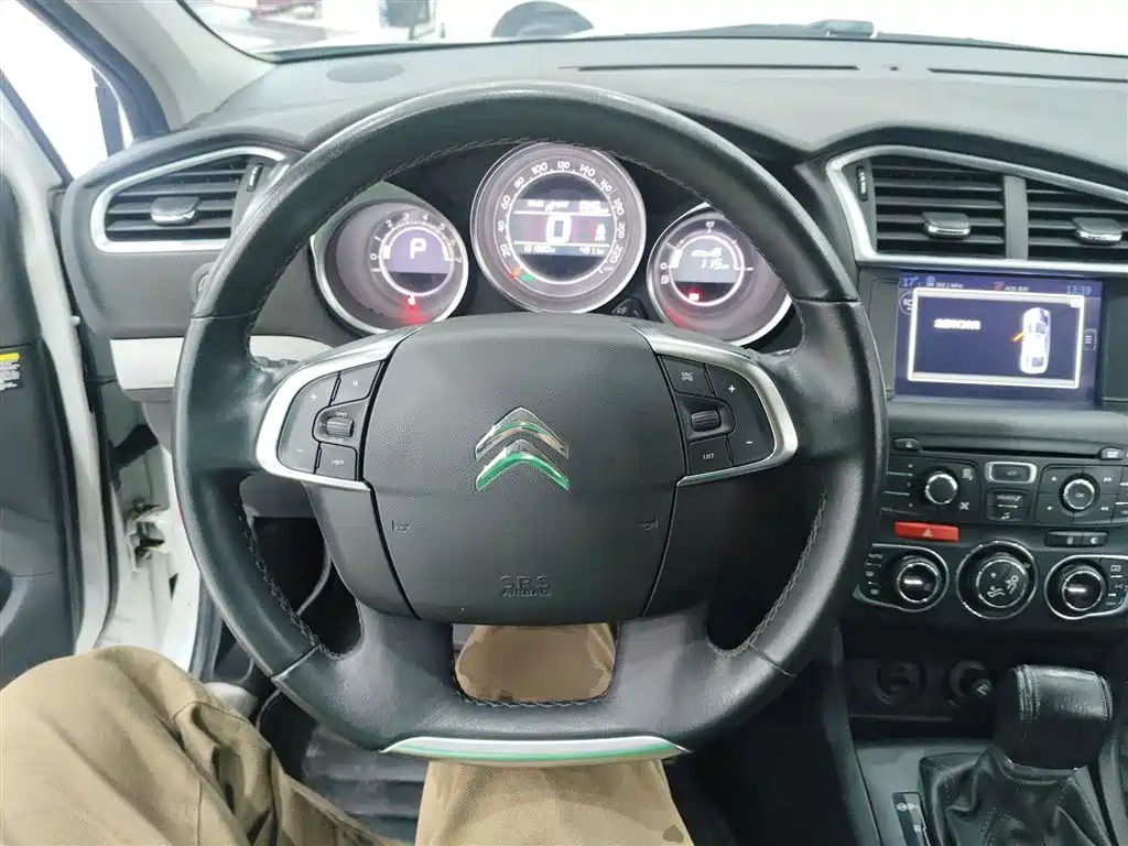 Citroen C4 L 1.2 T Auto Elite