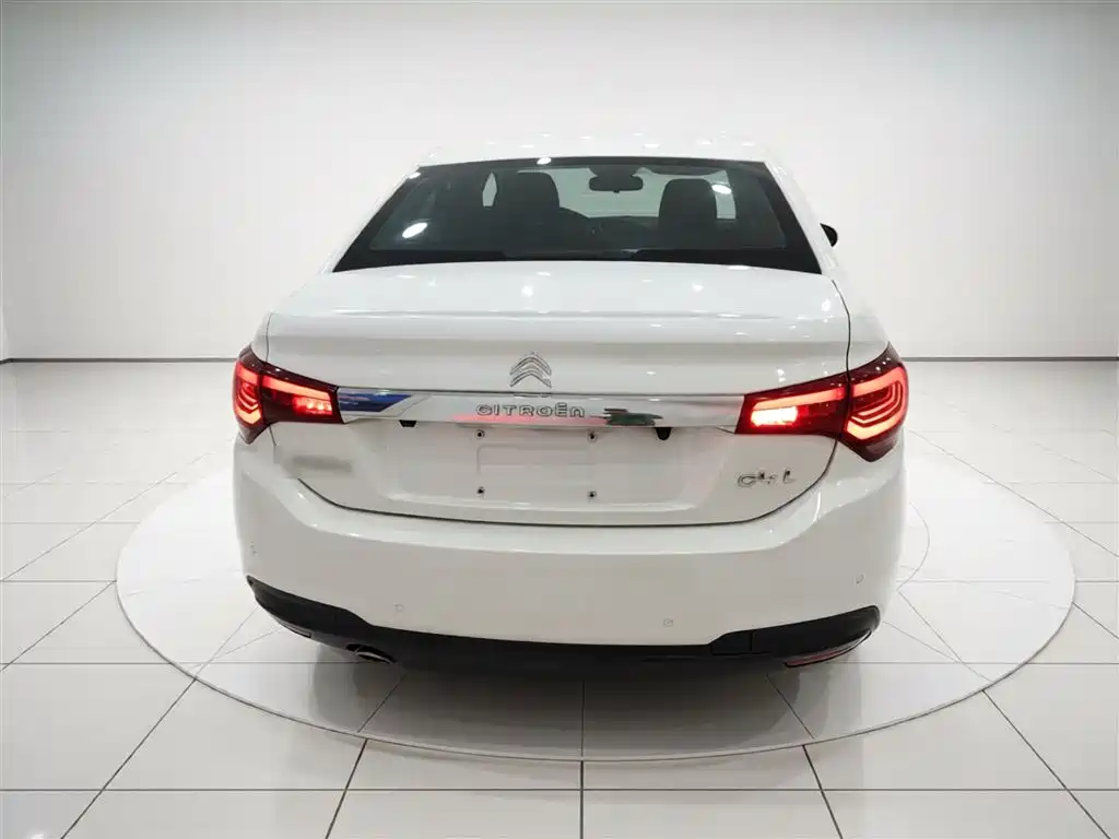 Citroen C4 L 1.2 T Auto Elite