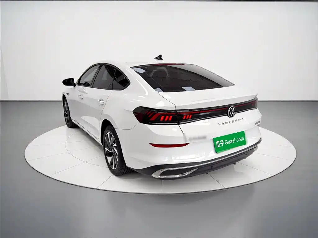 Lamando Lamando L 280 TSI DSG Dazzle Hot
