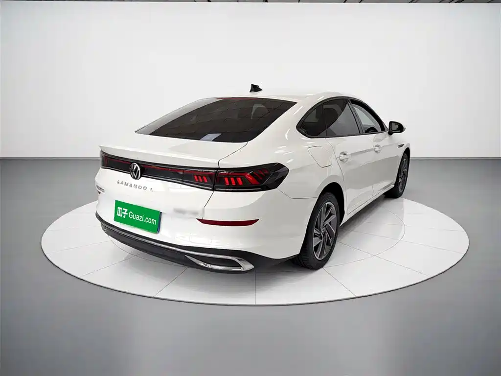Lamando Lamando L 280 TSI DSG Dazzle Hot