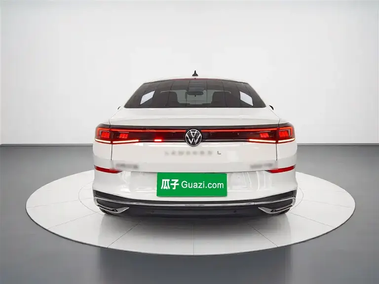 Volkswagen Lamando Lamando L 280 TSI DSG Dazzle Hot
