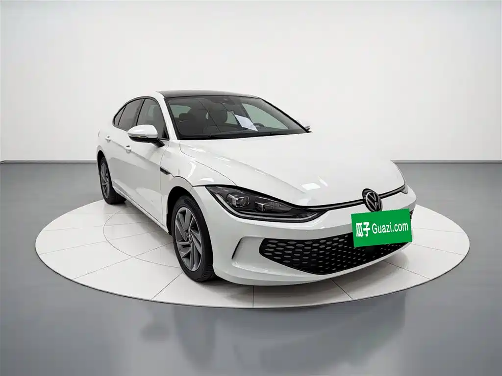 Lamando Lamando L 280 TSI DSG Dazzle Hot