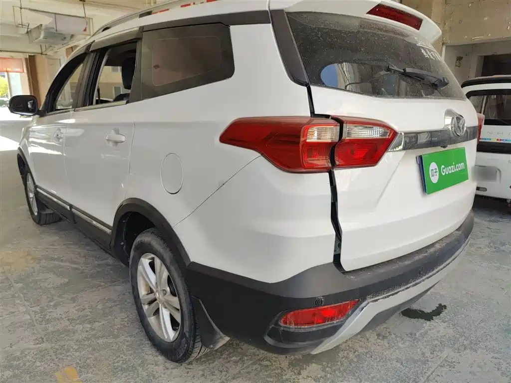 BAIC Huansu S3 S3 L 1.5 L Manual Distinguished