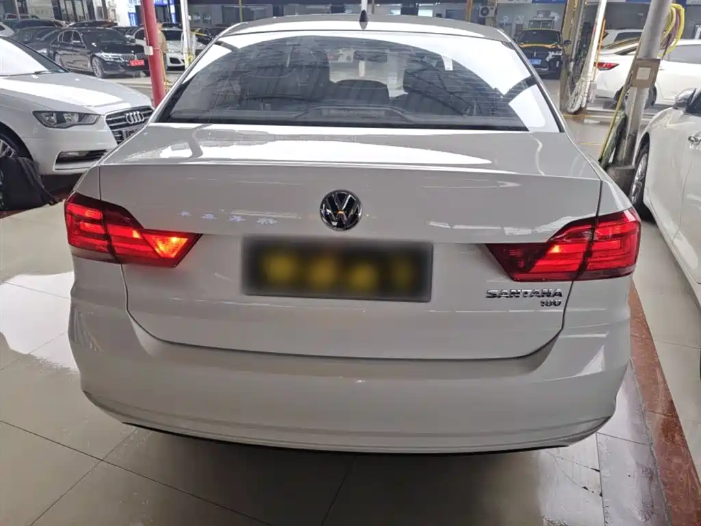 Santana 1.6 L Auto Style