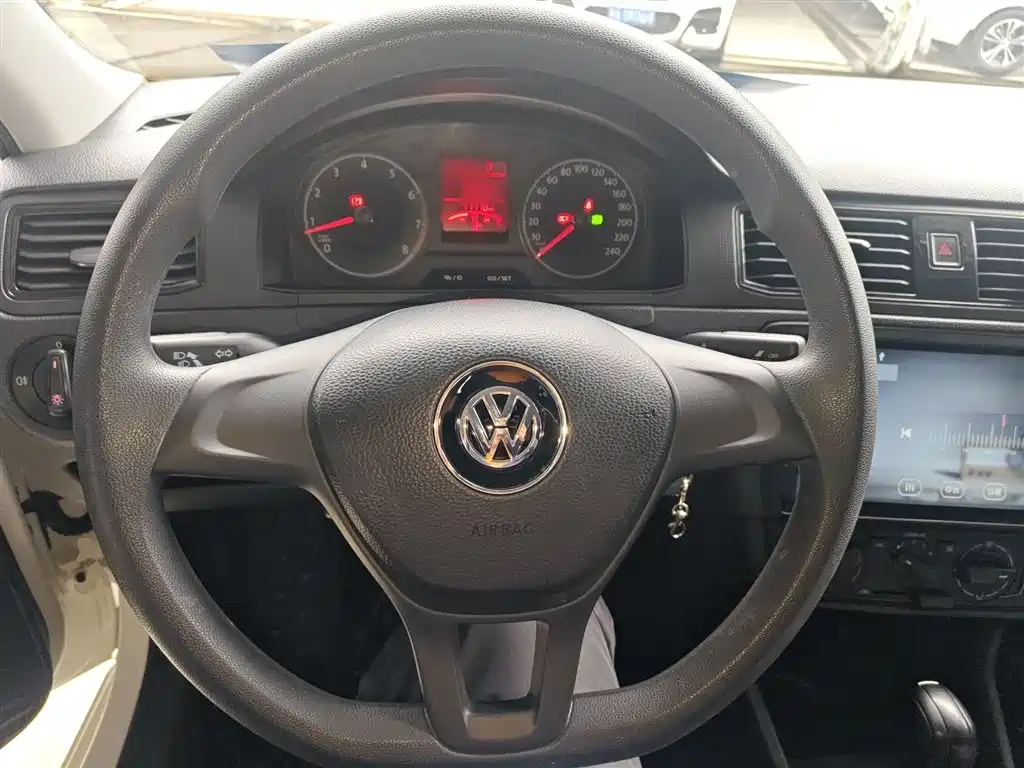 Santana 1.6 L Auto Style