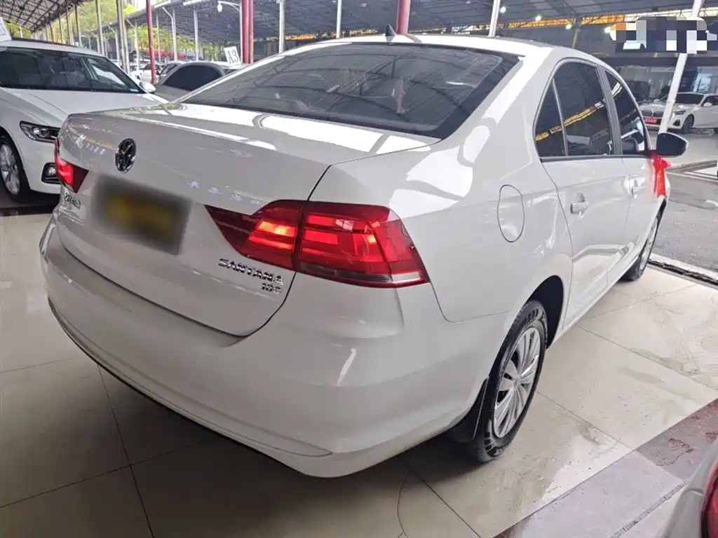 Santana 1.6 L Auto Style