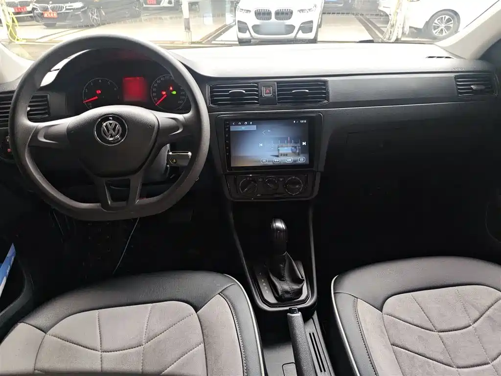 Santana 1.6 L Auto Style