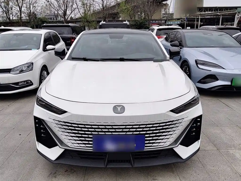 Changan UNI-V 1.5 T Distinguished