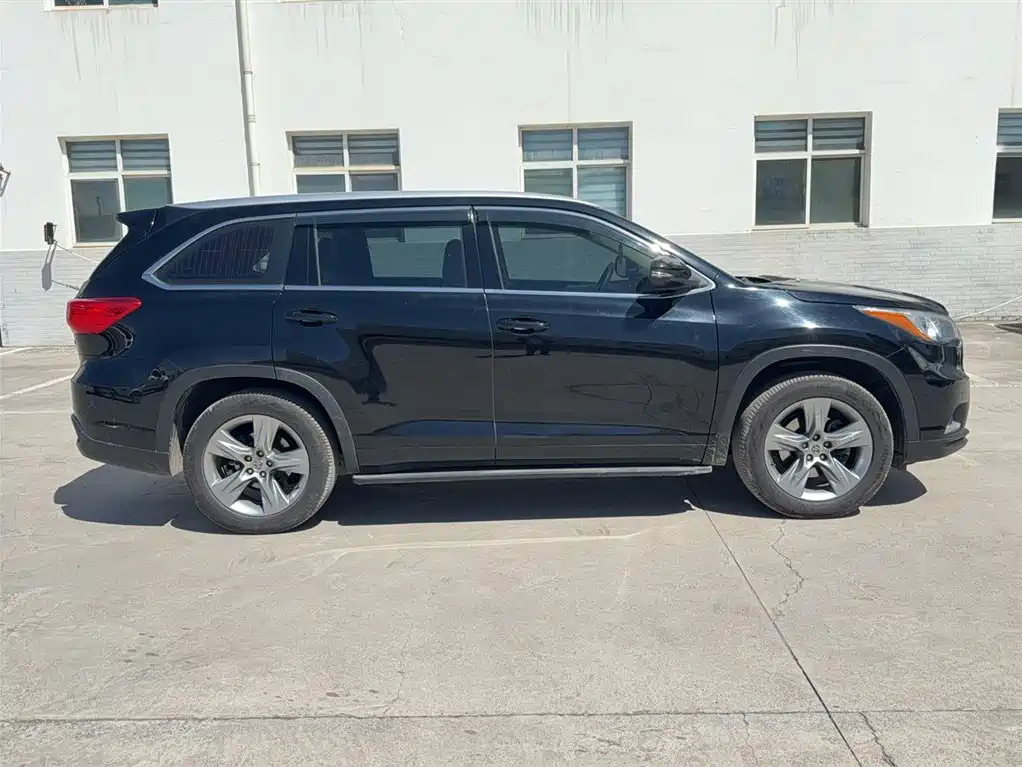Highlander 2.0 T 4 WD Luxury 7-seat