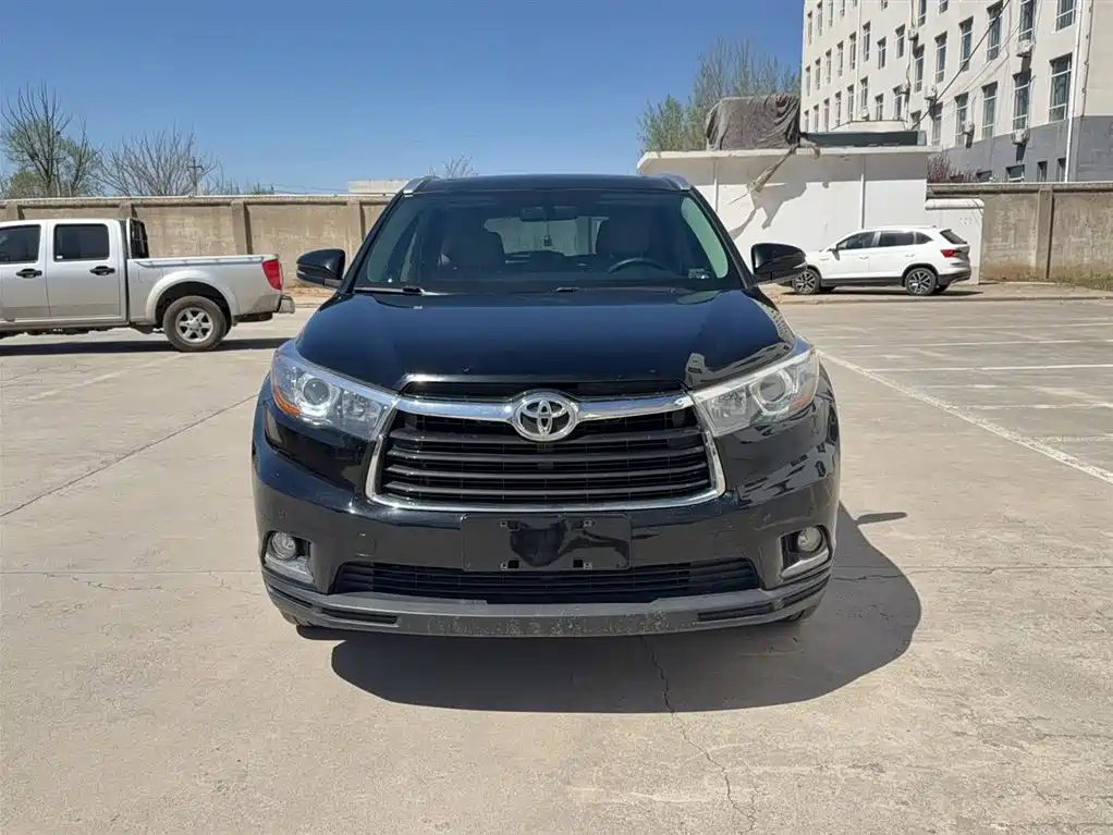 Highlander 2.0 T 4 WD Luxury 7-seat