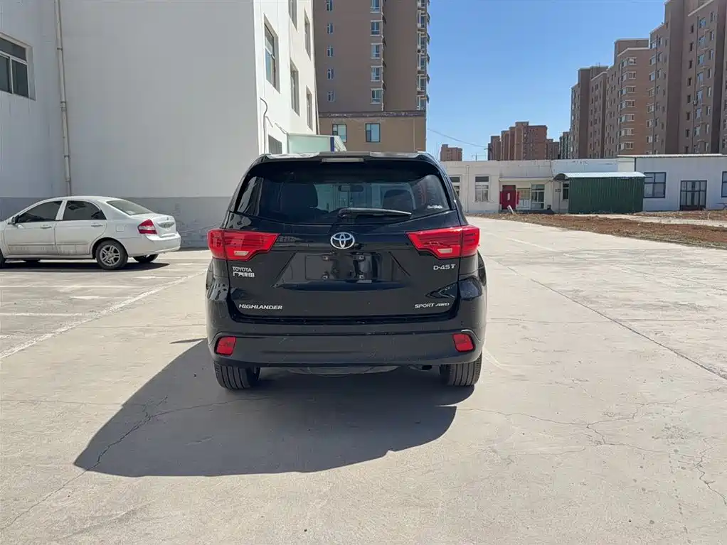 Highlander 2.0 T 4 WD Luxury 7-seat