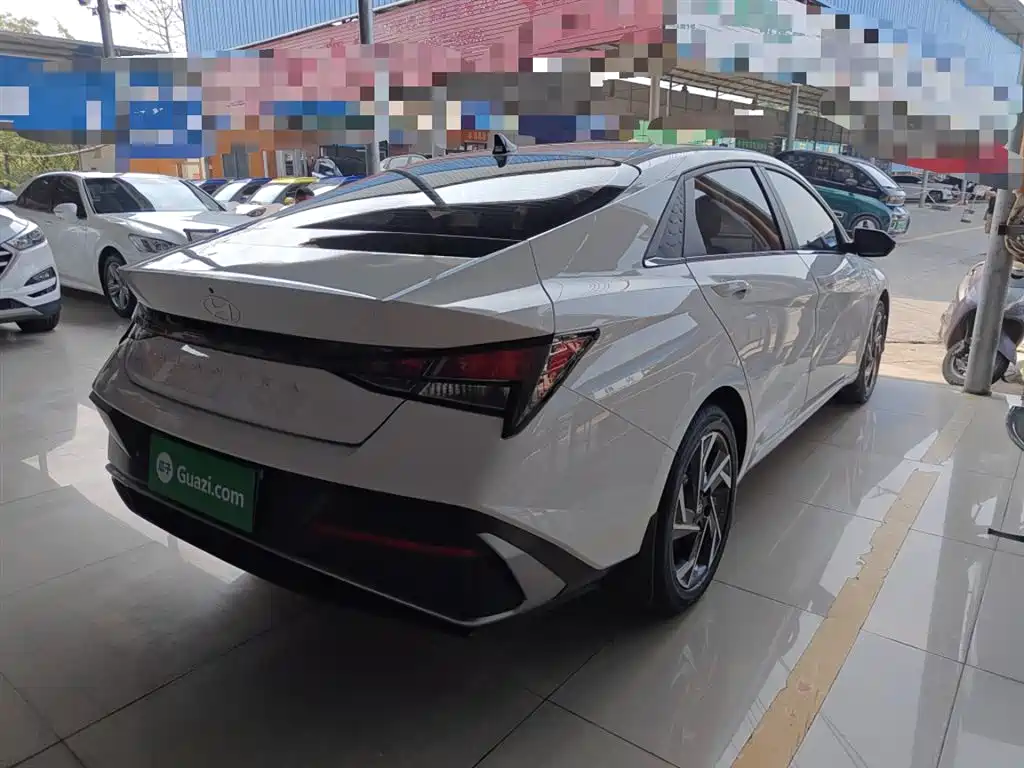 Elantra 1.5 L CVT GLX Elite