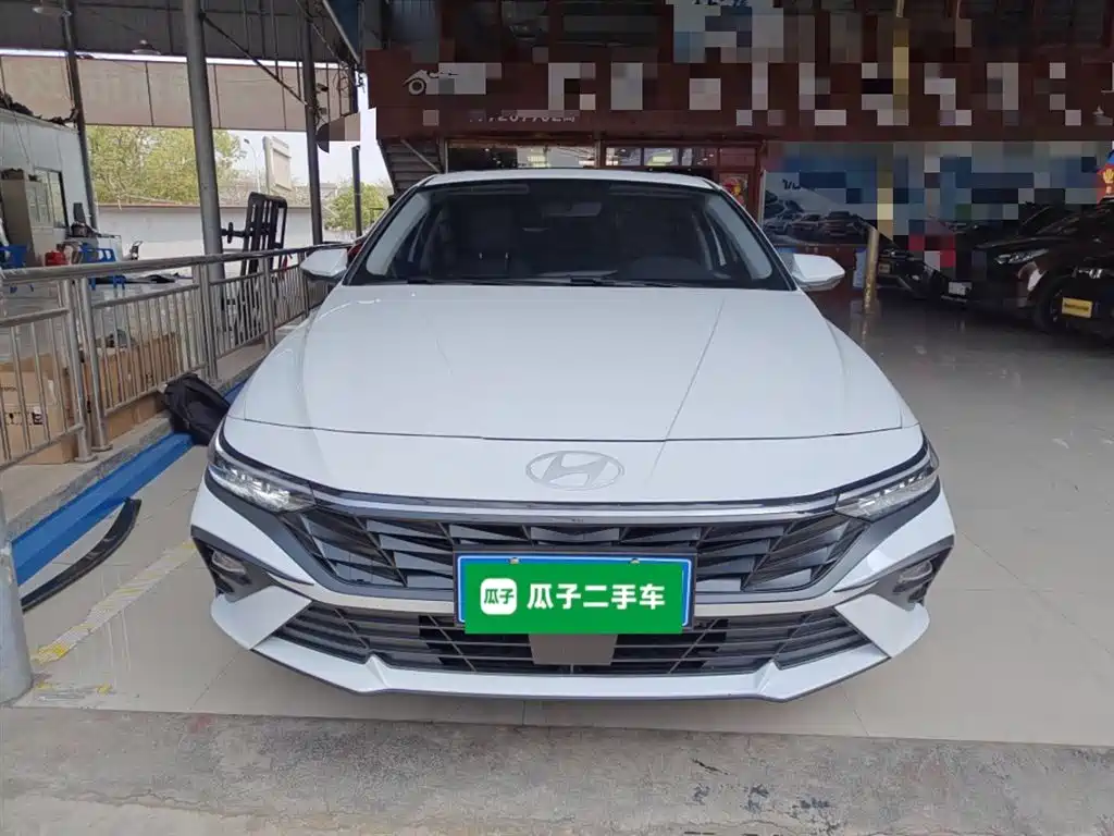 Elantra 1.5 L CVT GLX Elite