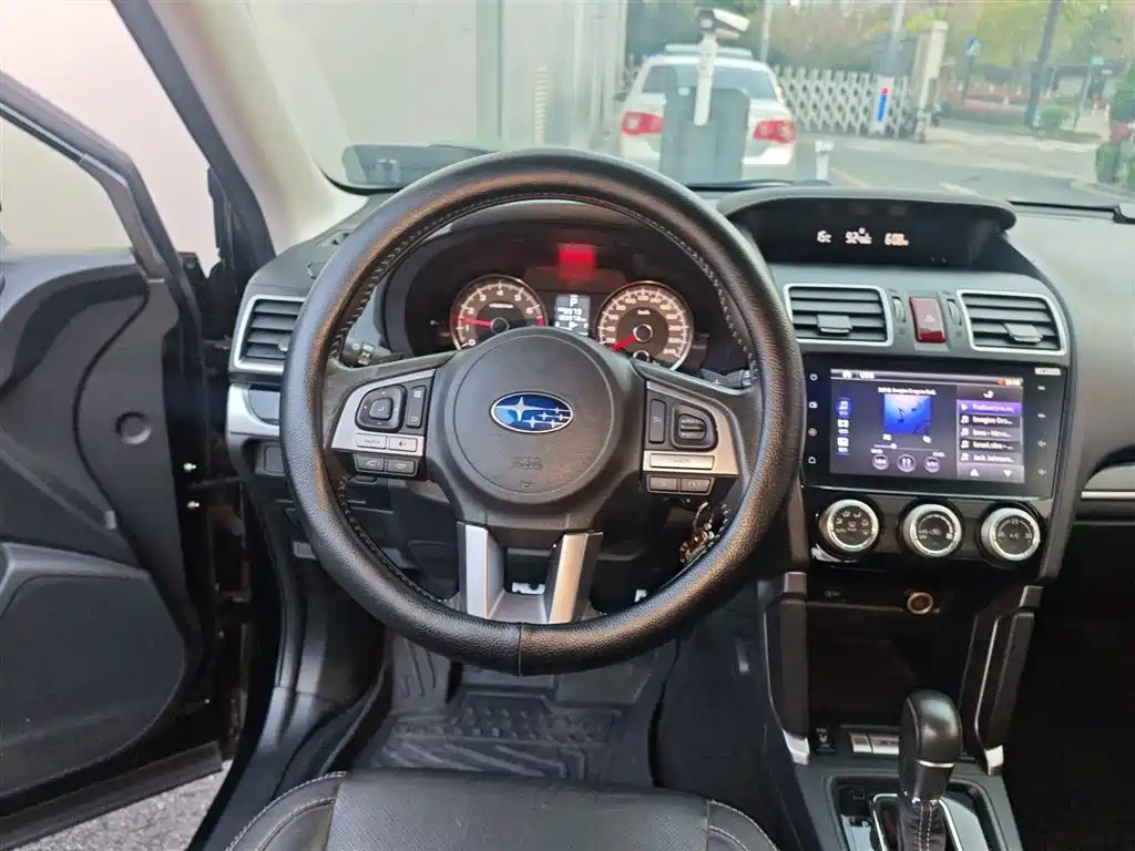 Forester 2.0 i Fashion Navigation