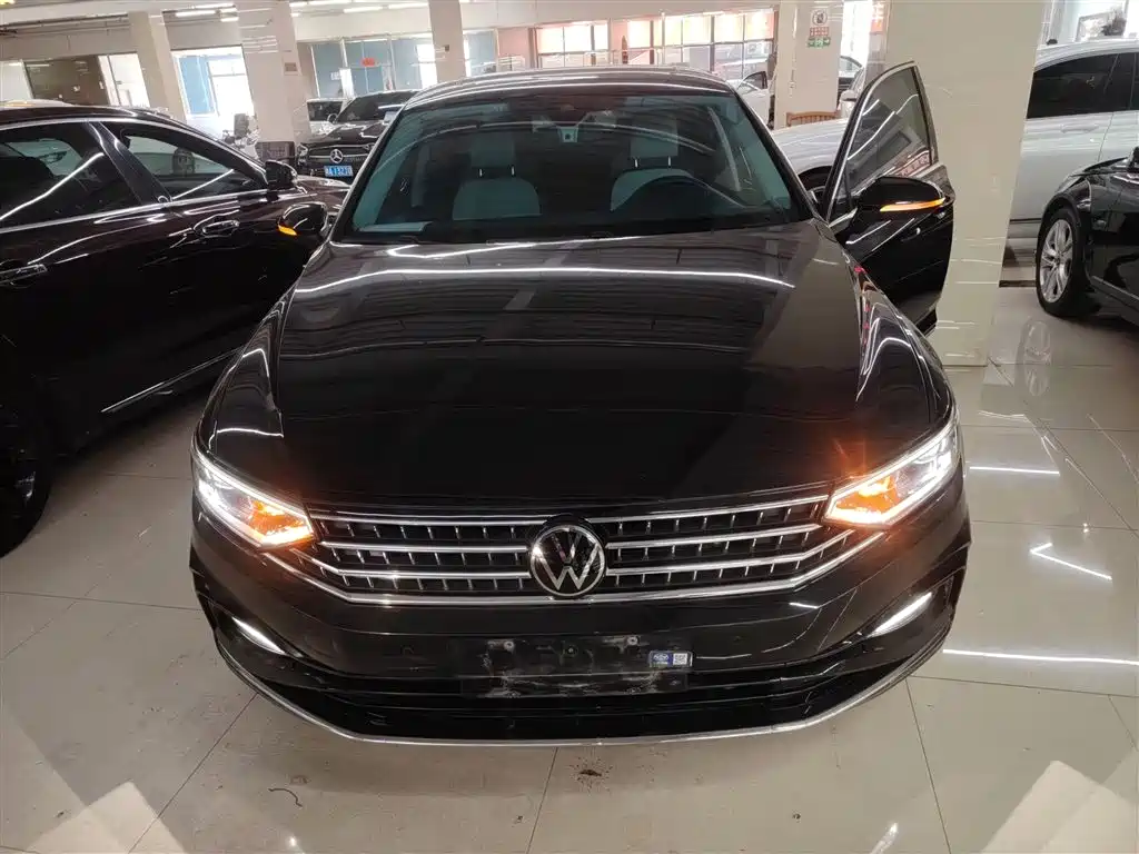 Magotan 200 10 K Commemorative 330 TSI DSG Luxury