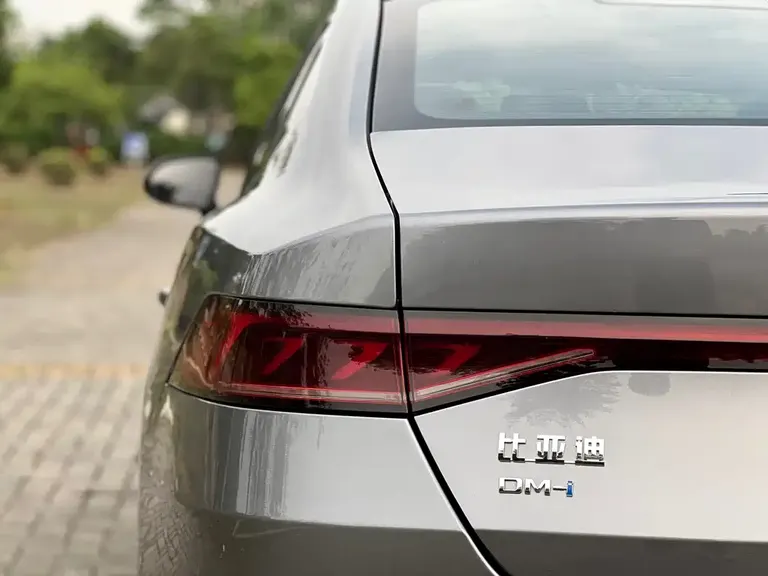 BYD Qin PLUS DM-i 55 KM Flagship