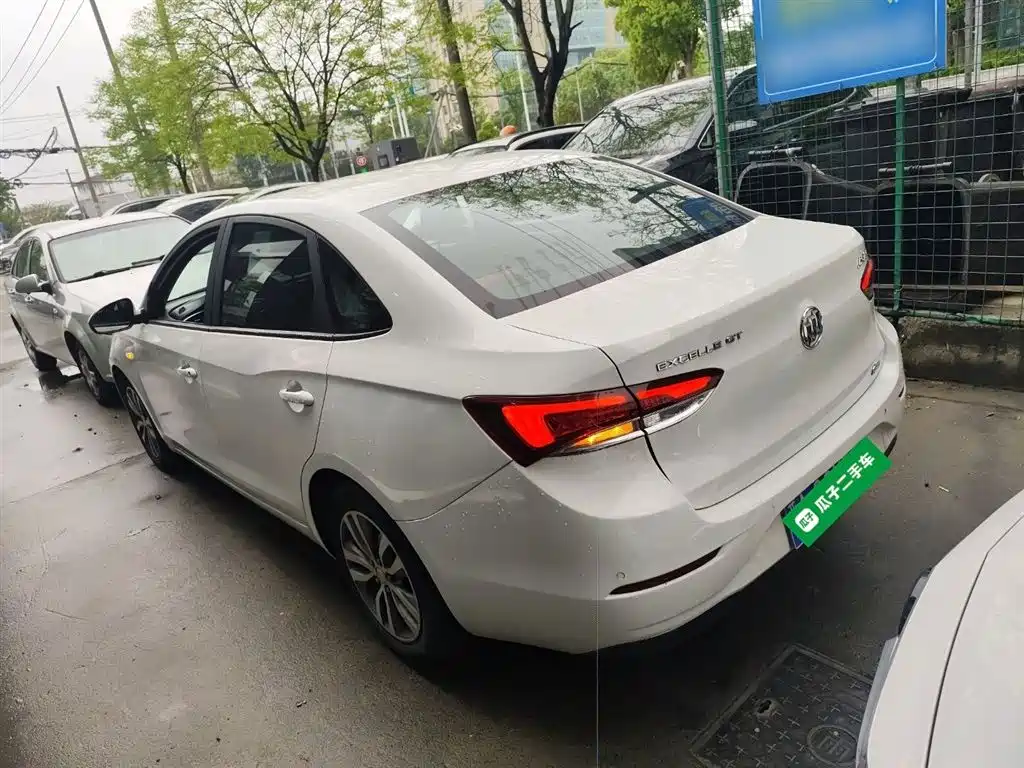 Excelle GT Facelift 1.3 T Auto Light Hybrid Elite