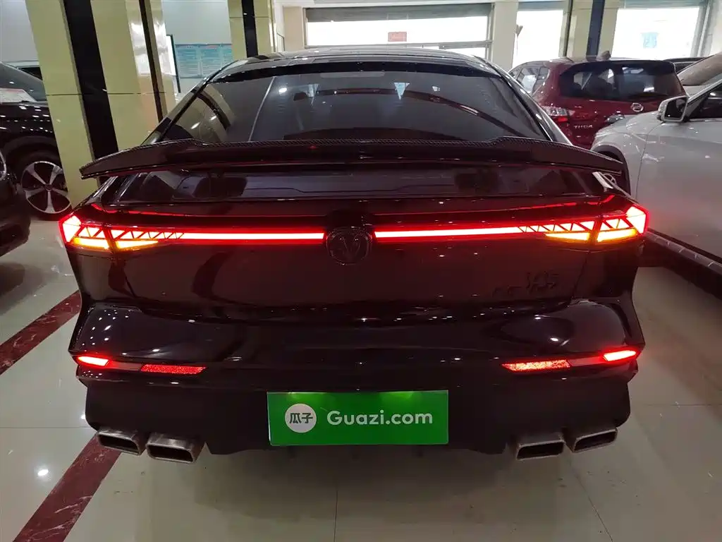 Changan UNI-V 1.5 T Distinguished Sport