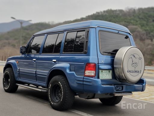 Galloper 29-seater V6 LPG