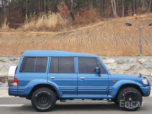 Galloper 29-seater V6 LPG