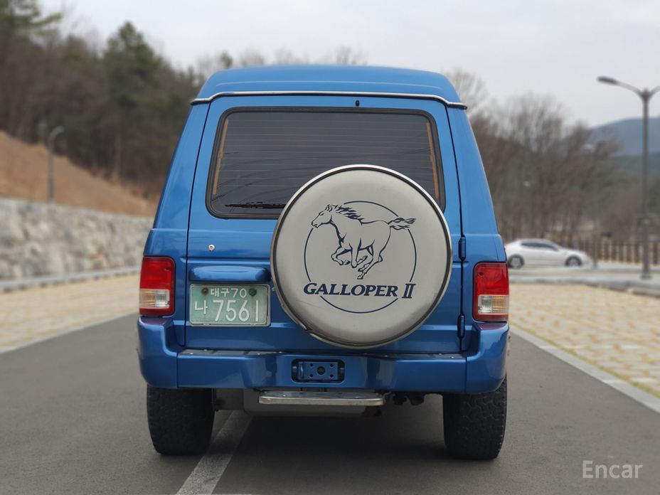 Galloper 29-seater V6 LPG