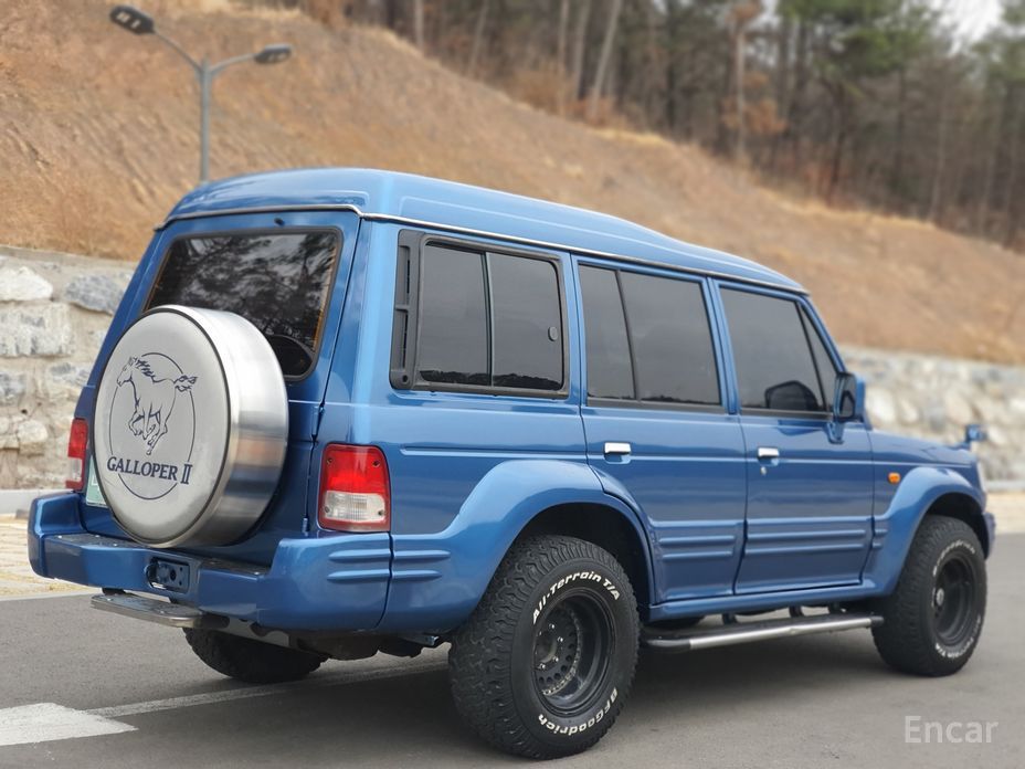 Galloper 29-seater V6 LPG