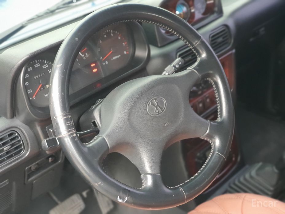 Galloper 29-seater V6 LPG