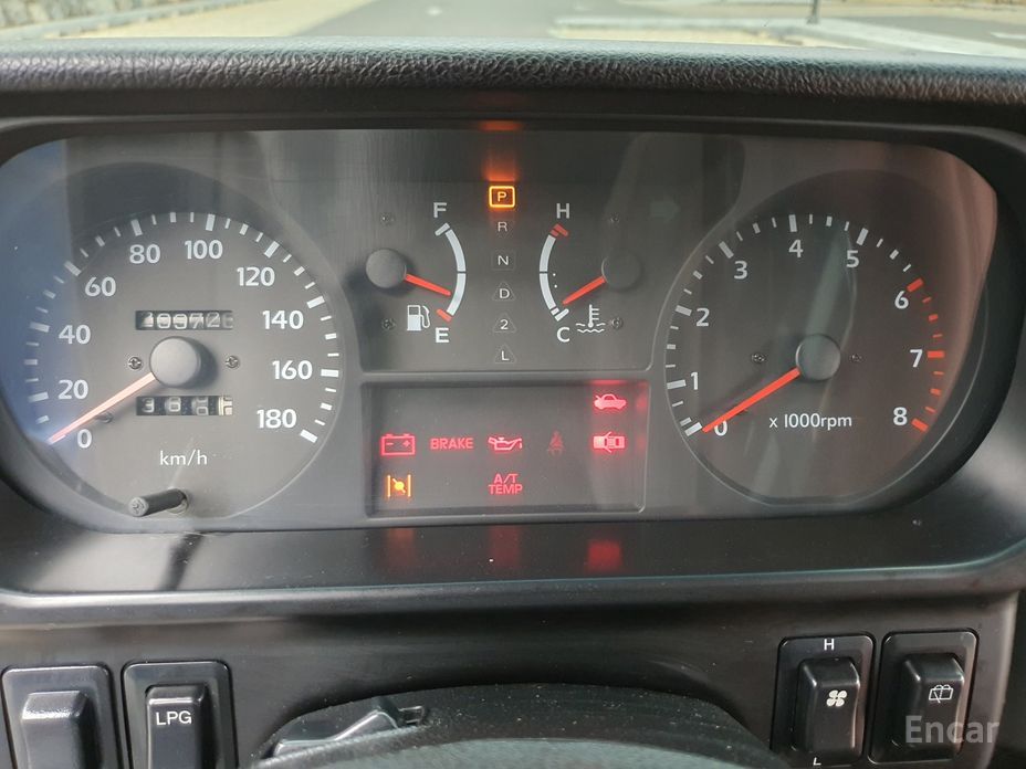 Galloper 29-seater V6 LPG