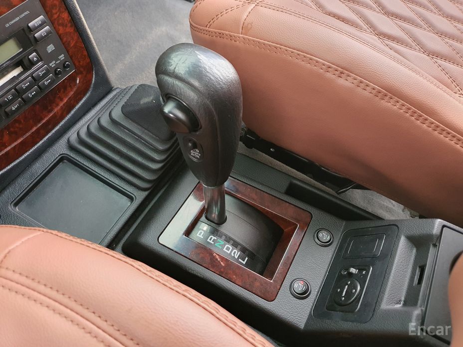 Galloper 29-seater V6 LPG