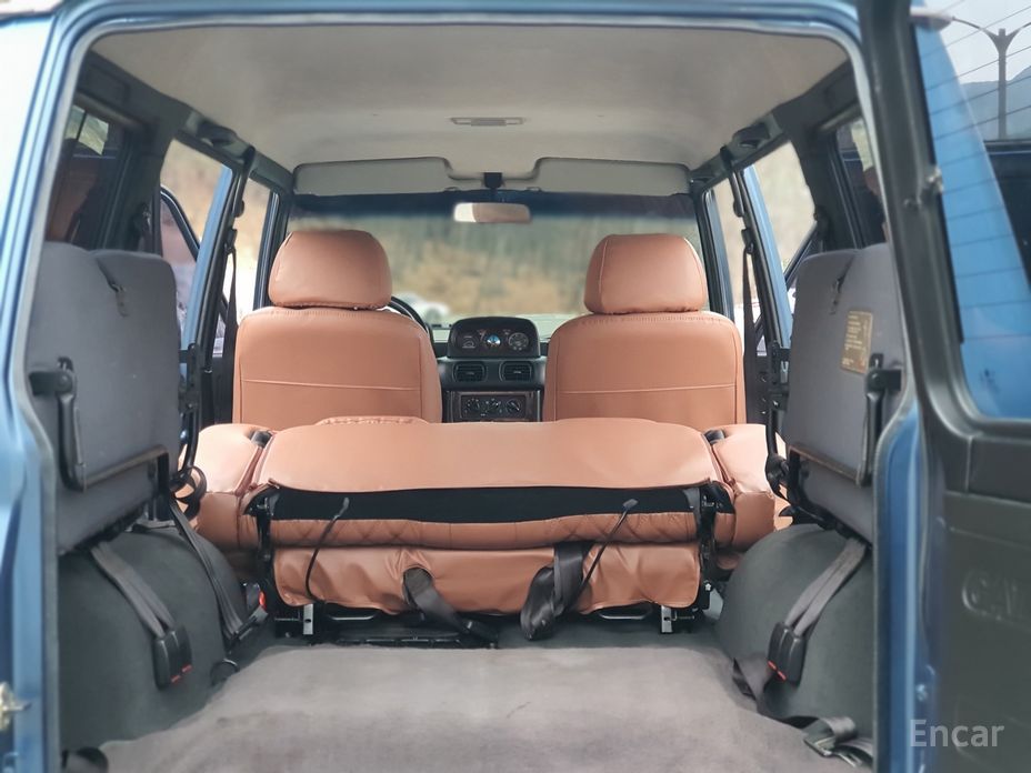 Galloper 29-seater V6 LPG