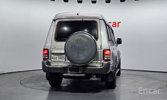 Galloper 29-seater V6 LPG