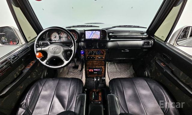 Galloper 29-seater V6 LPG