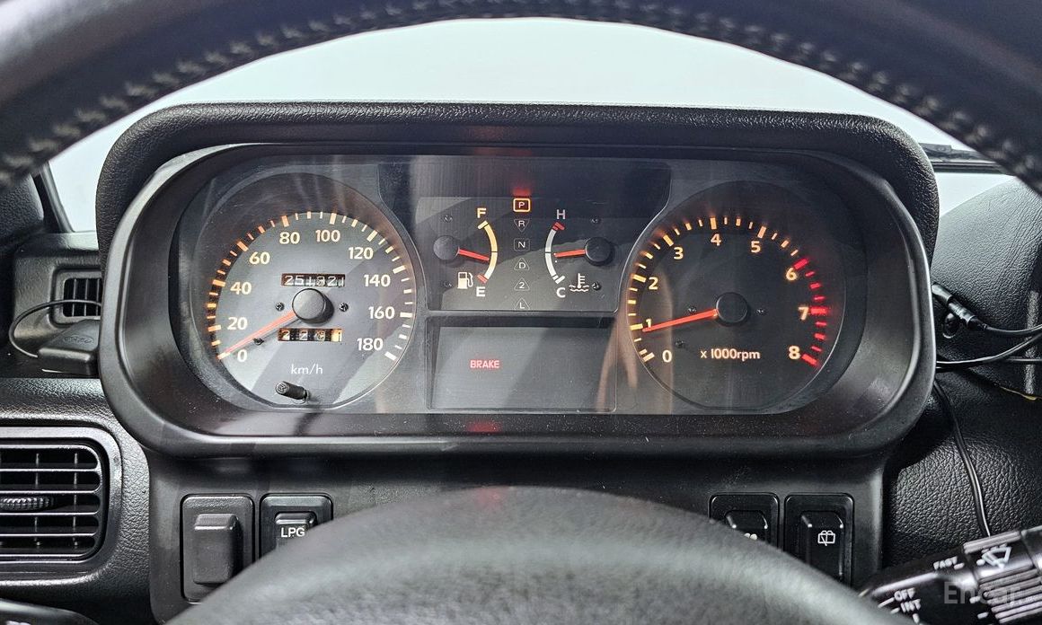 Galloper 29-seater V6 LPG