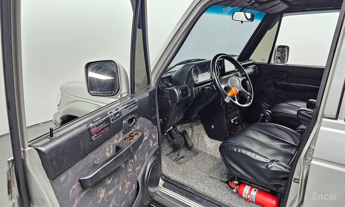 Galloper 29-seater V6 LPG