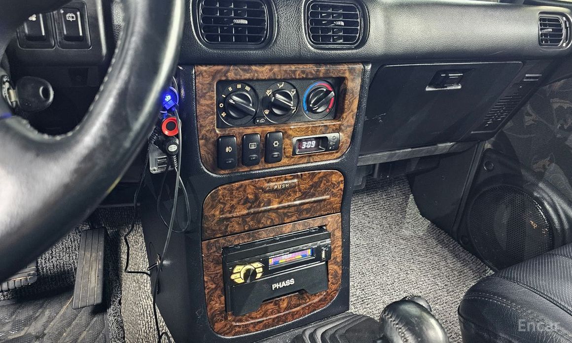 Galloper 29-seater V6 LPG