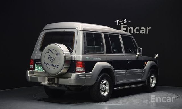 Galloper 29-seater V6 LPG